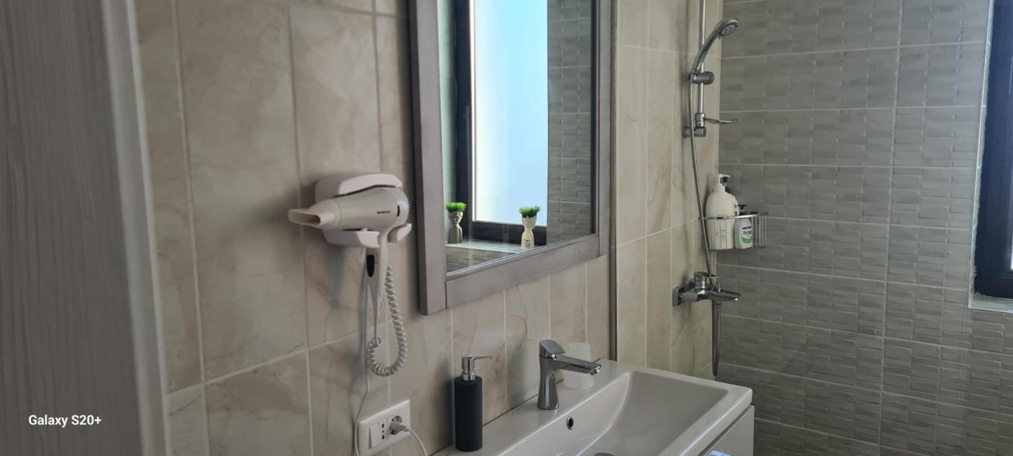 Apartamento Apartament Lucian Râmnicu Vâlcea Exterior foto
